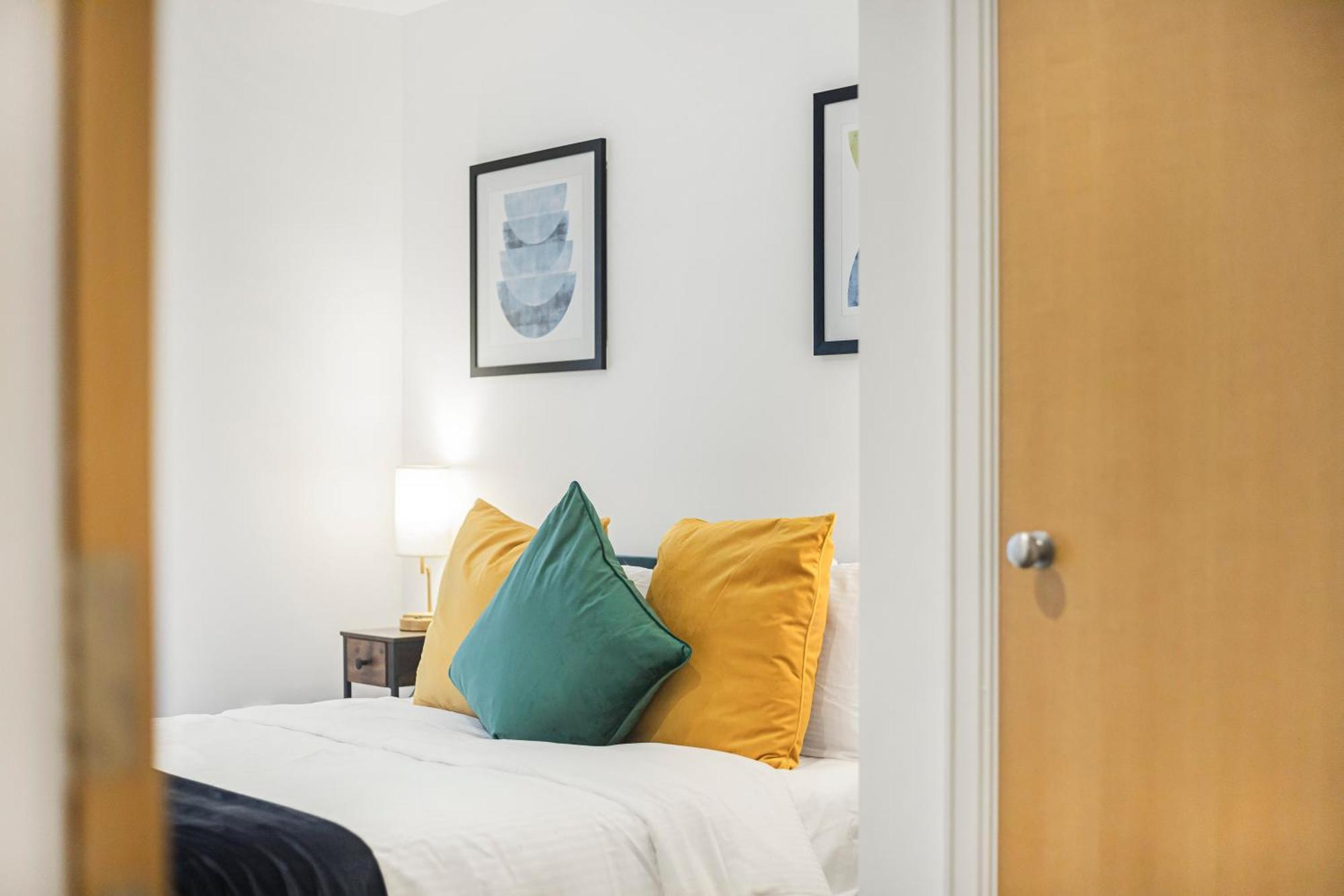 Athera - Hoxton Square 2 Bed, 2 Bath Entire Private Apartment Лондон Екстериор снимка