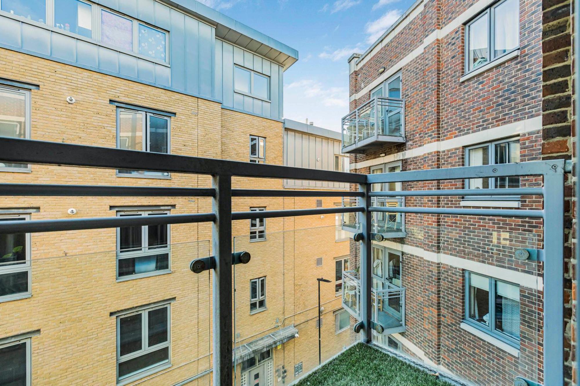 Athera - Hoxton Square 2 Bed, 2 Bath Entire Private Apartment Лондон Екстериор снимка