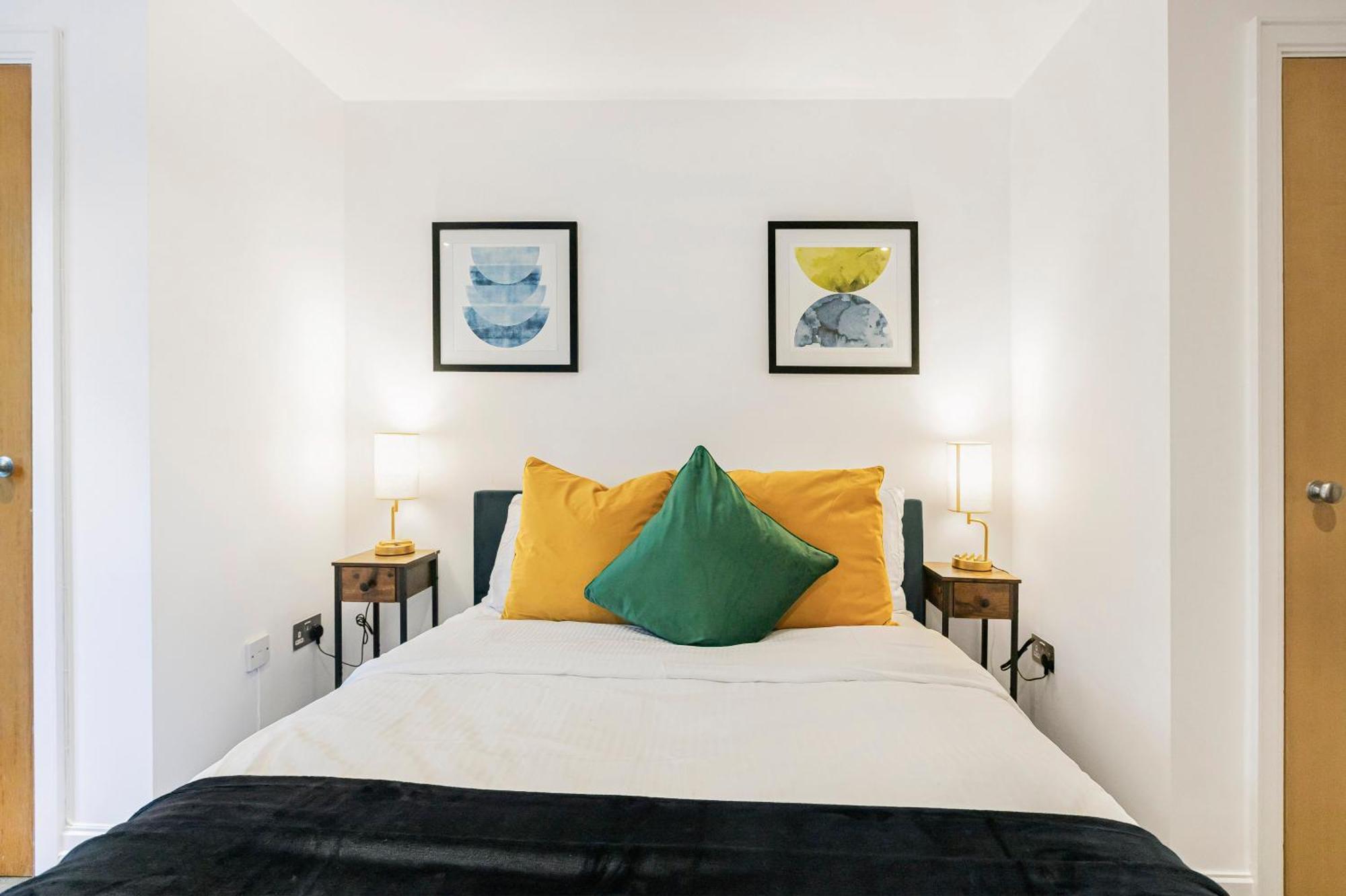 Athera - Hoxton Square 2 Bed, 2 Bath Entire Private Apartment Лондон Екстериор снимка