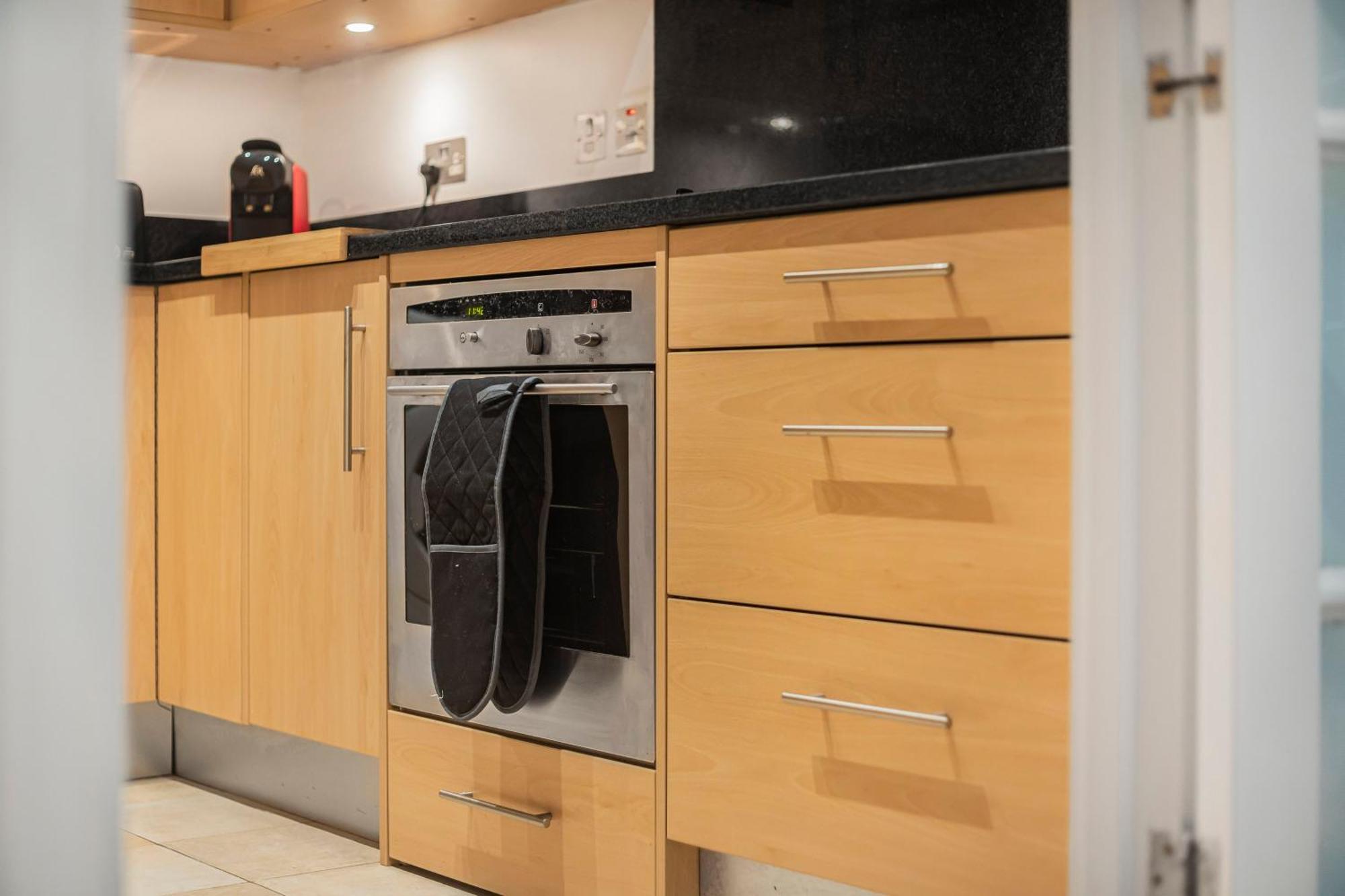 Athera - Hoxton Square 2 Bed, 2 Bath Entire Private Apartment Лондон Екстериор снимка